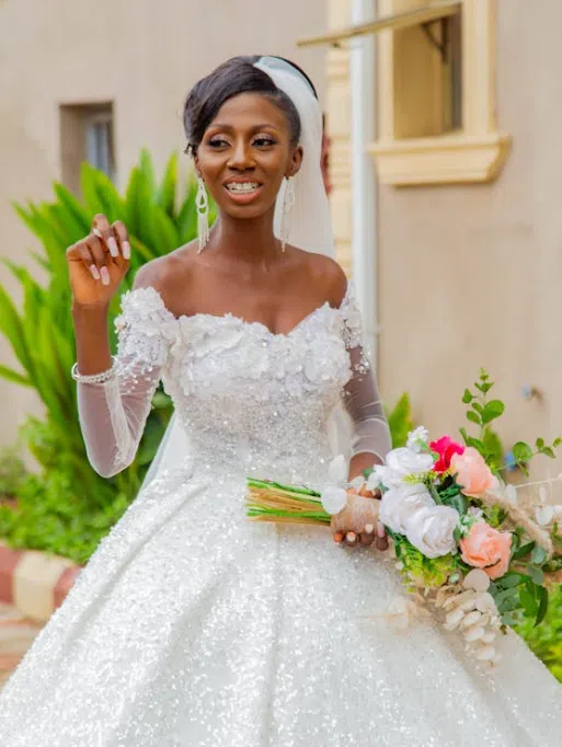 Ways to wear the bride's veil