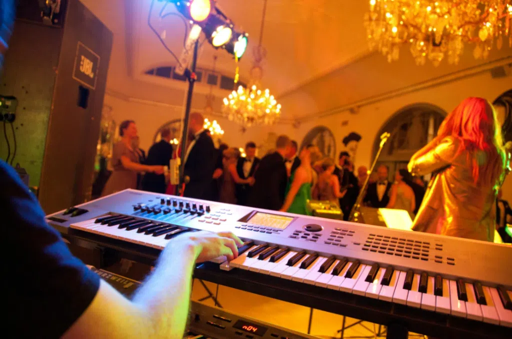 Band or DJ