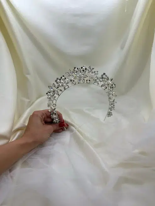 تاج زفاف أنيق