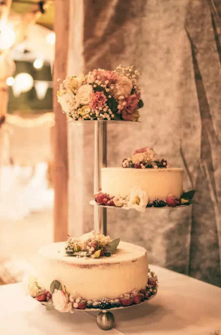 Latest wedding cake trends