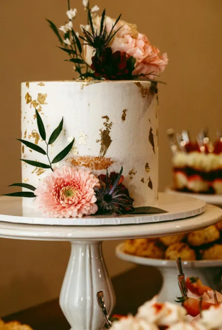 Latest wedding cake trends