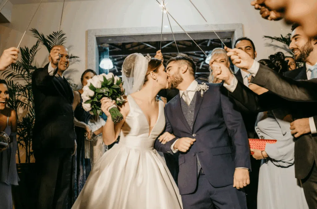 Visits of family and friends to the newlyweds
