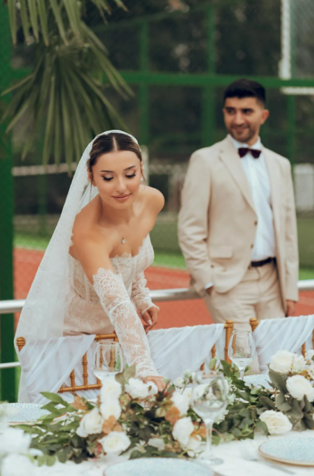 Last-minute wedding change of plans