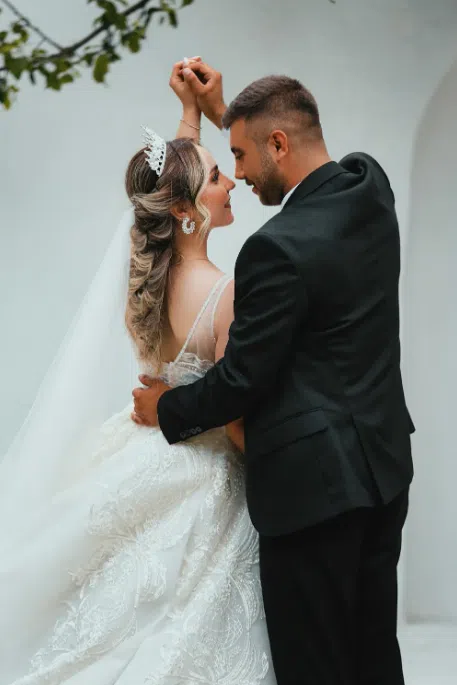 Last-minute wedding change of plans